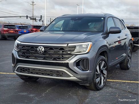 Used 2025 Volkswagen Atlas Cross Sport SE image 6