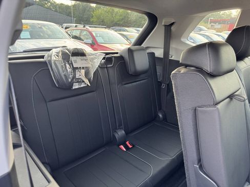 Used 2023 Volkswagen Tiguan SE FWD image 20
