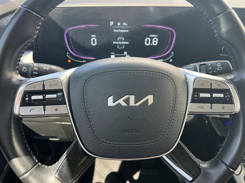 Used 2024 Kia Telluride S image 19