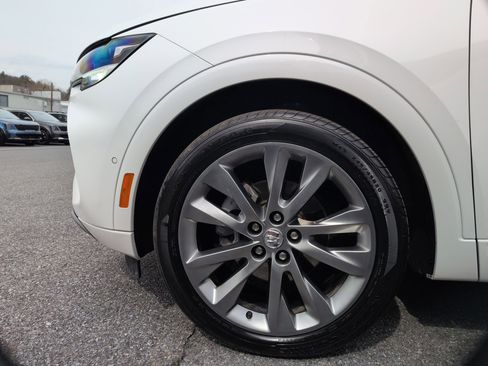 Used 2022 Buick Envision Avenir w/ Technology Package II image 16