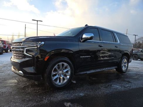 Used 2021 Chevrolet Suburban Premier w/ Premium Package image 3