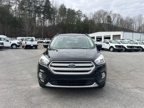 Used 2018 Ford Escape SE image 2