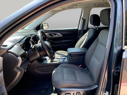 Used 2019 Chevrolet Traverse LT FWD image 7