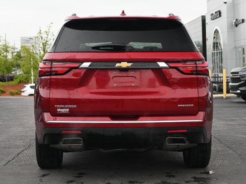 Used 2023 Chevrolet Traverse Premier FWD image 11