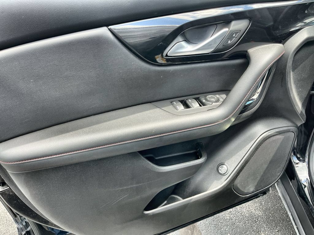 Used 2022 Chevrolet Blazer RS AWD/4WD image 22