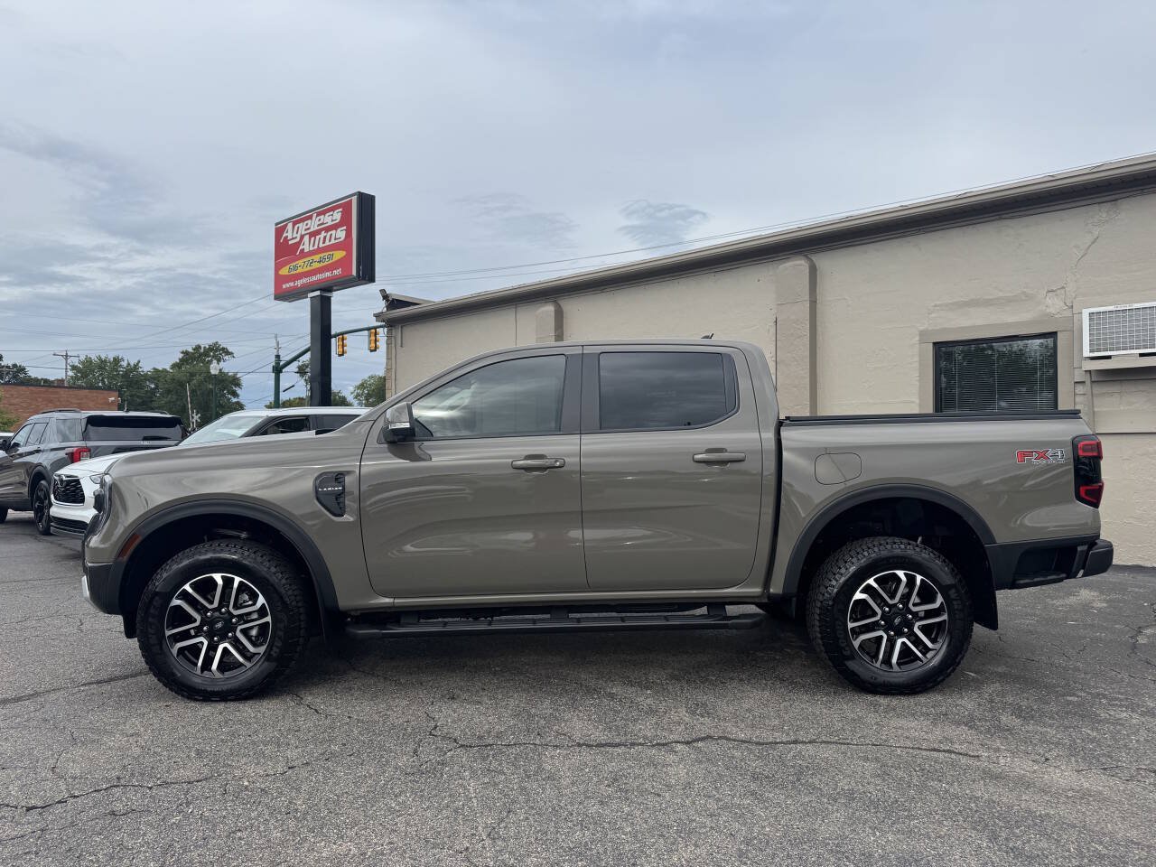 Used 2025 Ford Ranger Lariat w/ Advanced Towing Package AWD/4WD image 5