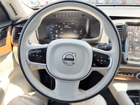 Used 2021 Volvo XC90 T8 Inscription Expression w/ Advanced Package AWD/4WD image 30