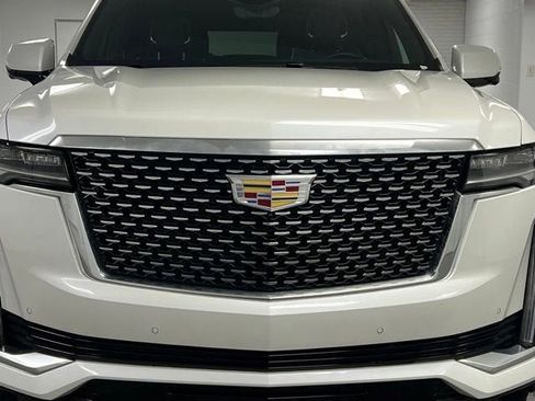 Certified 2024 Cadillac Escalade ESV Premium Luxury w/ Performance Package AWD/4WD image 9