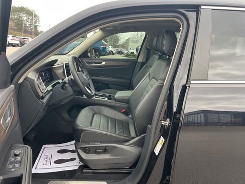 Certified 2025 Volkswagen Atlas SEL image 29