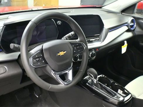 New 2026 Chevrolet Trax LT w/ Driver Confidence Package image 14