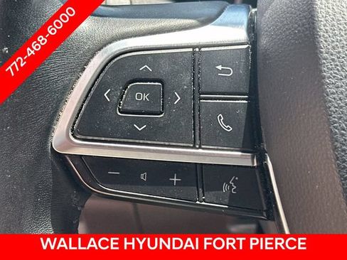 Used 2020 Toyota Highlander XLE FWD image 27