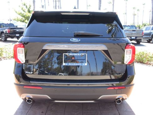 Used 2021 Ford Explorer XLT w/ Equipment Group 202A RWD image 3