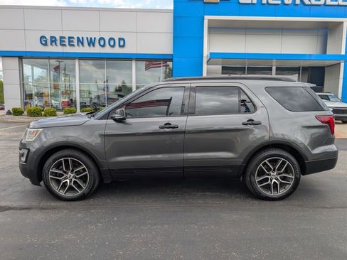 Used 2017 Ford Explorer Sport AWD/4WD image 2