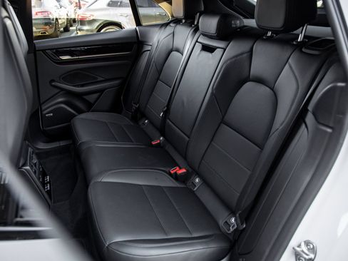 Certified 2025 Porsche Macan Electric RWD image 35