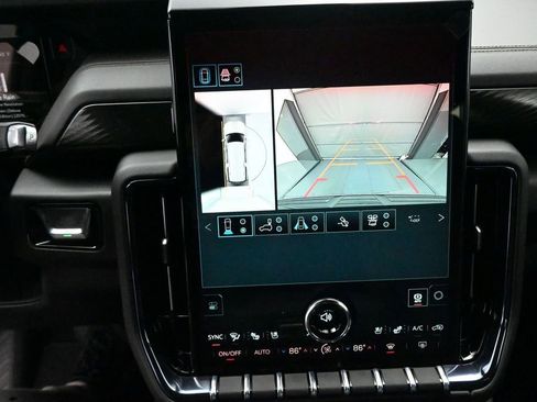 New 2026 GMC Yukon XL AT4 w/ AT4 Premium Plus Package AWD/4WD image 13