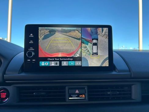 Used 2023 Honda Pilot TrailSport image 18