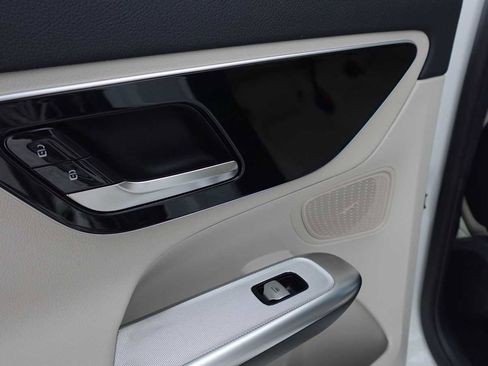 Used 2026 Mercedes-Benz GLC 300 4MATIC image 47