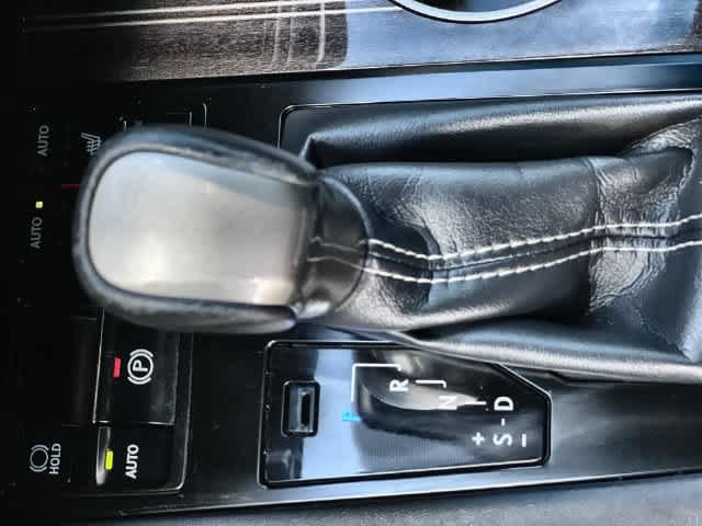 Used 2019 Lexus RX 350L Luxury w/ Accessory Package AWD/4WD image 16