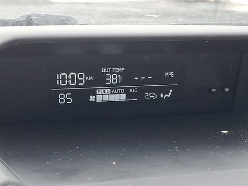 Certified 2023 Subaru Crosstrek 2.0i image 19