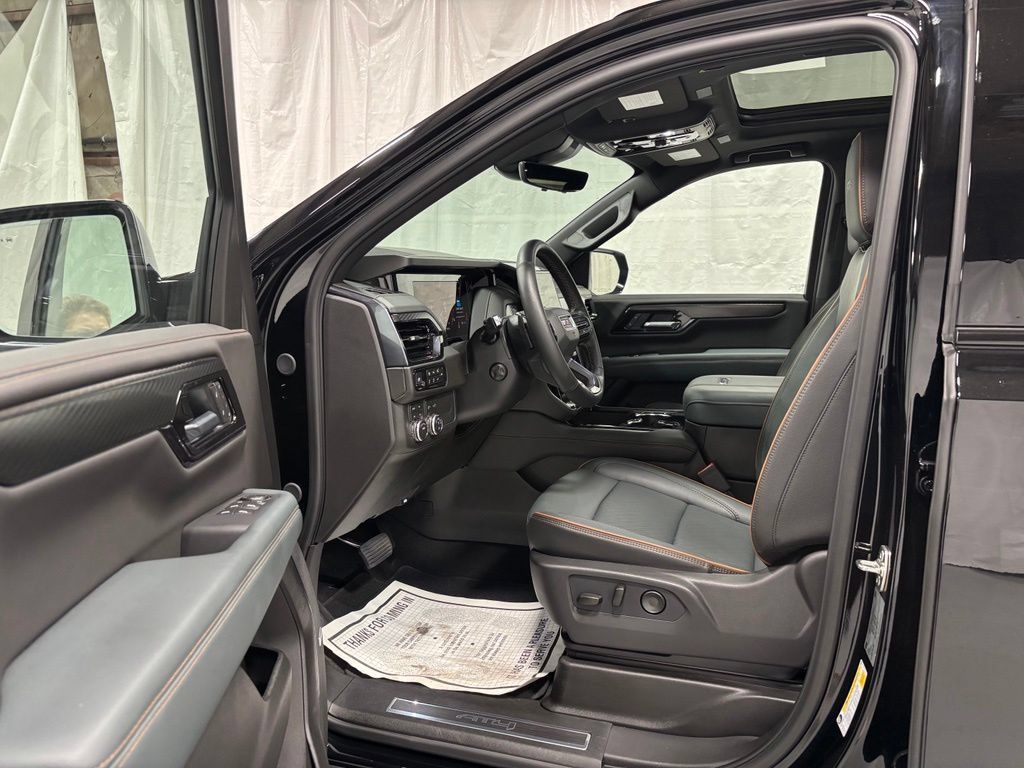 Used 2026 GMC Yukon XL AT4 w/ AT4 Premium Package AWD/4WD image 9