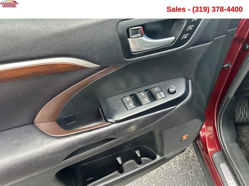 Used 2016 Toyota Highlander Limited AWD/4WD image 11