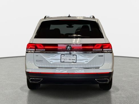 Certified 2024 Volkswagen Atlas SE image 6