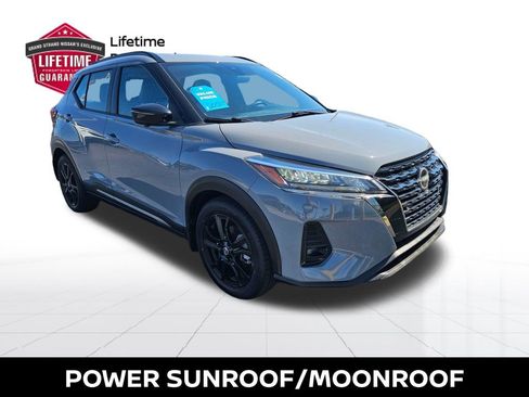 Used 2022 Nissan Kicks SR w/ Premium Package FWD image 6