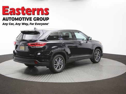 Used 2019 Toyota Highlander XLE AWD/4WD image 45