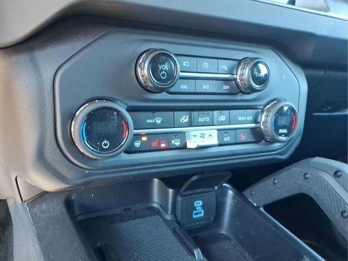Used 2025 Ford Bronco Badlands AWD/4WD image 24