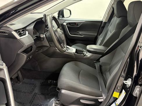 Certified 2021 Toyota RAV4 LE AWD/4WD image 13