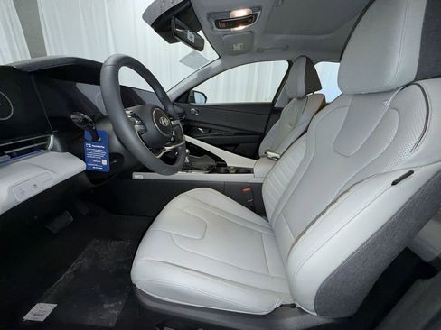 New 2026 Hyundai Elantra Limited FWD image 11