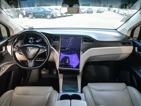 Used 2018 Tesla Model X 75D AWD/4WD image 13