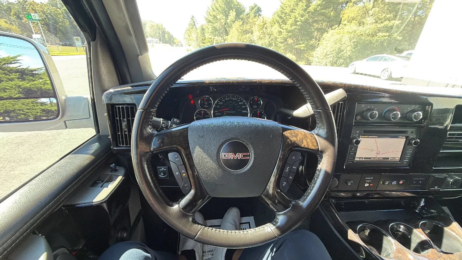 Used 2019 GMC Savana 2500 w/ Enhanced Convenience Package RWD image 27