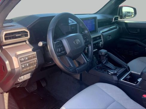 Used 2025 Toyota Tacoma SR5 AWD/4WD image 18