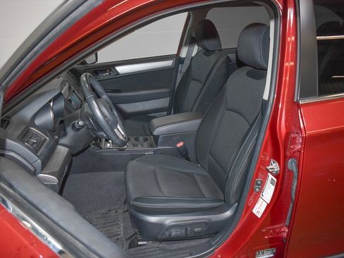 Used 2017 Subaru Outback 2.5i Premium image 18