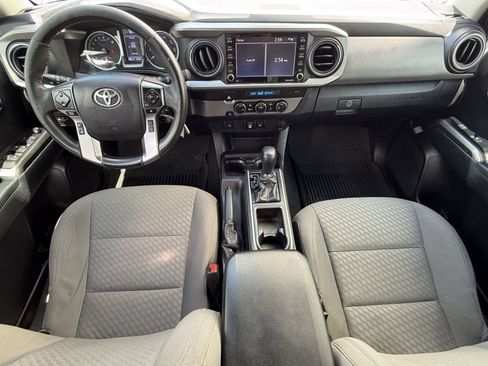 Used 2021 Toyota Tacoma SR5 RWD image 17