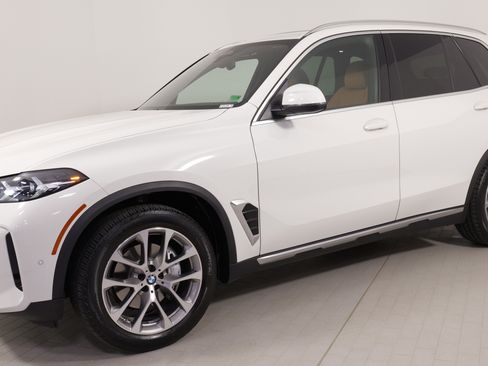 Used 2024 BMW X5 xDrive40i image 1