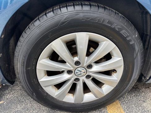 Used 2018 Volkswagen Beetle 2.0T S FWD image 10
