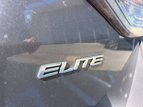 Used 2016 Honda Odyssey Touring Elite image 8