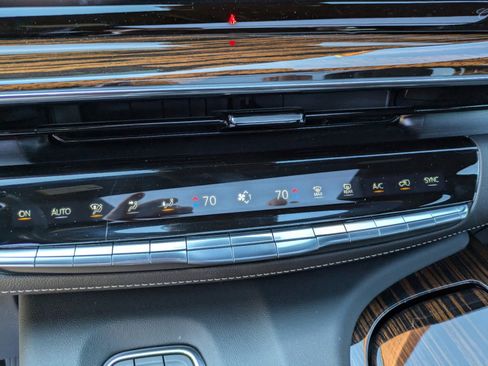 Used 2022 Cadillac Escalade Premium Luxury w/ Performance Package image 27