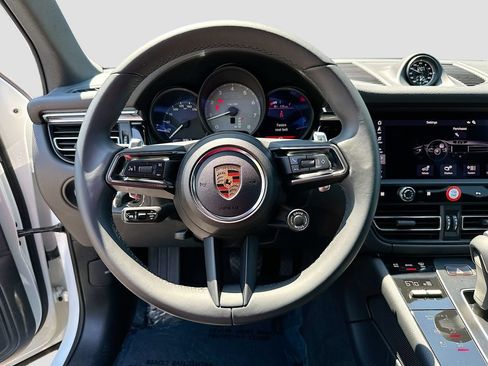 Certified 2025 Porsche Macan S AWD/4WD image 12