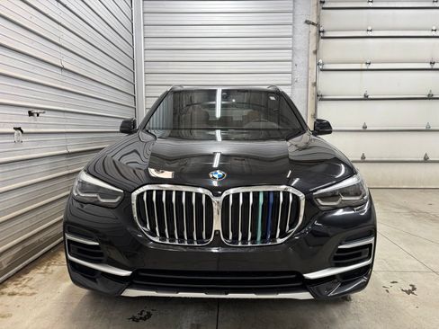 Used 2022 BMW X5 xDrive40i w/ Luxury Seating Package AWD/4WD image 2