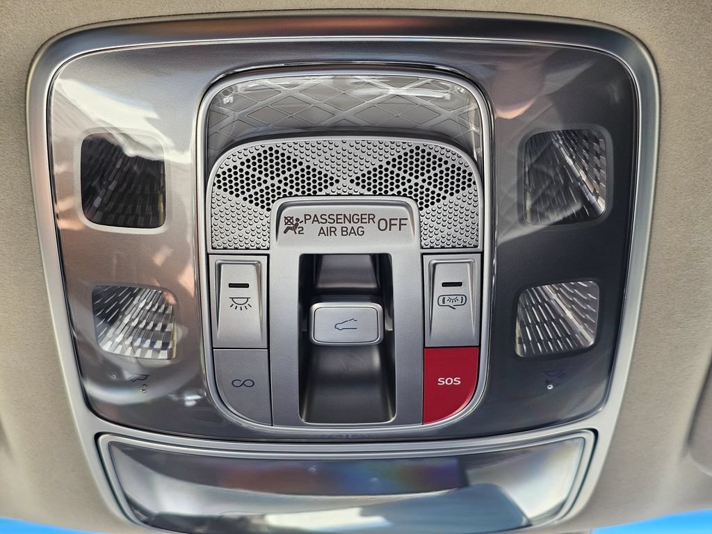 Certified 2025 Genesis GV80 3.5T Prestige AWD/4WD image 18