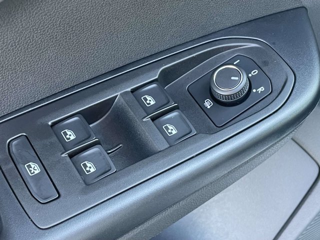 Certified 2026 Volkswagen Taos SE AWD/4WD image 16