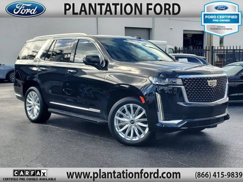 Used 2022 Cadillac Escalade Luxury image 1