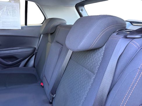 Used 2017 Chevrolet Trax LS FWD image 16