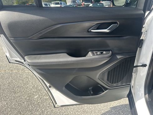 Used 2023 Jeep Grand Cherokee Altitude image 27