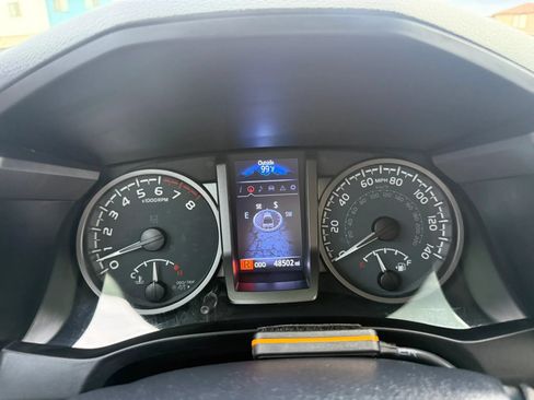 Used 2020 Toyota Tacoma TRD Off-Road w/ TRD Premium Off Road Package AWD/4WD image 30
