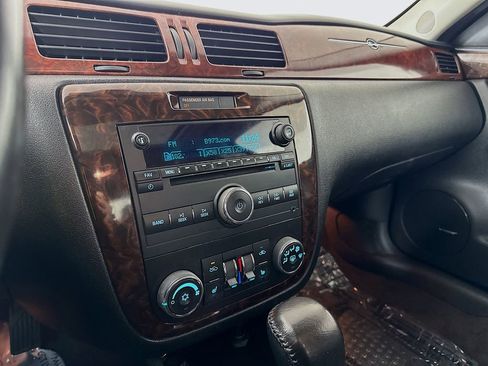 Used 2013 Chevrolet Impala LTZ image 14