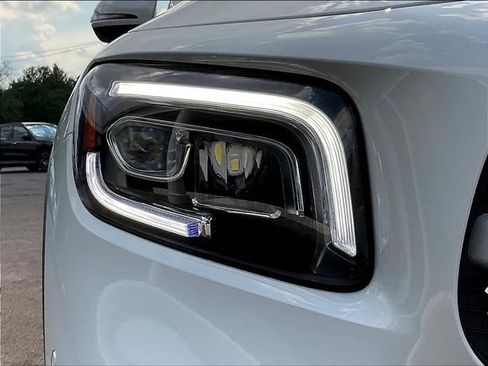 Used 2022 Mercedes-Benz GLB 250 4MATIC image 34
